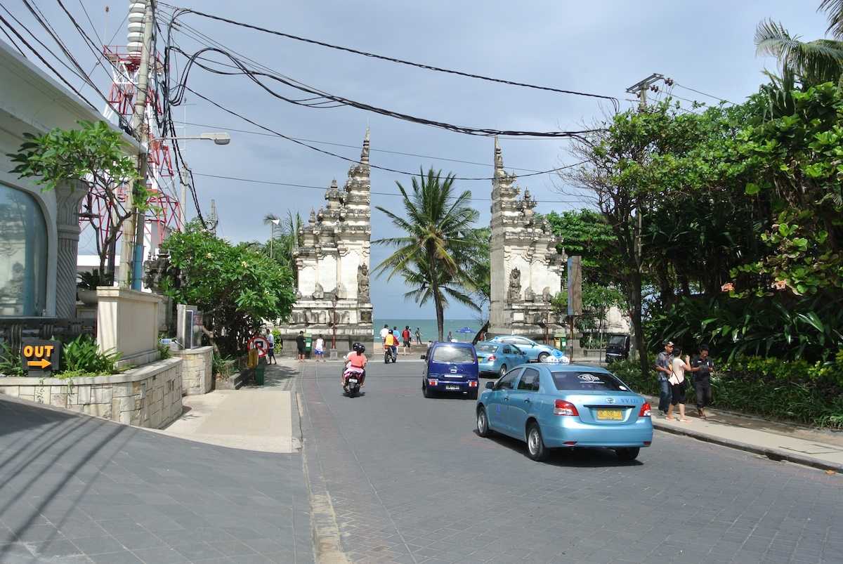 Передвижение между городами: Столица Индонезии, южная часть Бали и стольный град - Денпасар