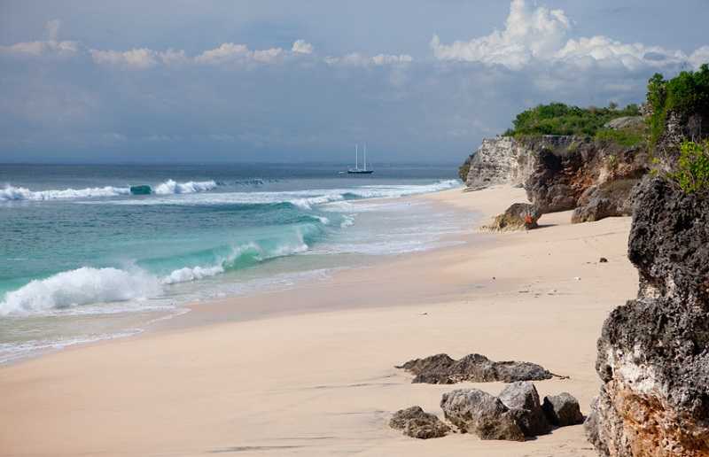 Пляж Пандава (Pandawa Beach) в Буките Пляж Пандава (Pandawa Beach)